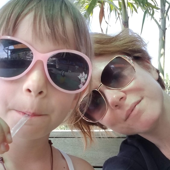 Meet your Posher, Ronna - Picture 2 of 3